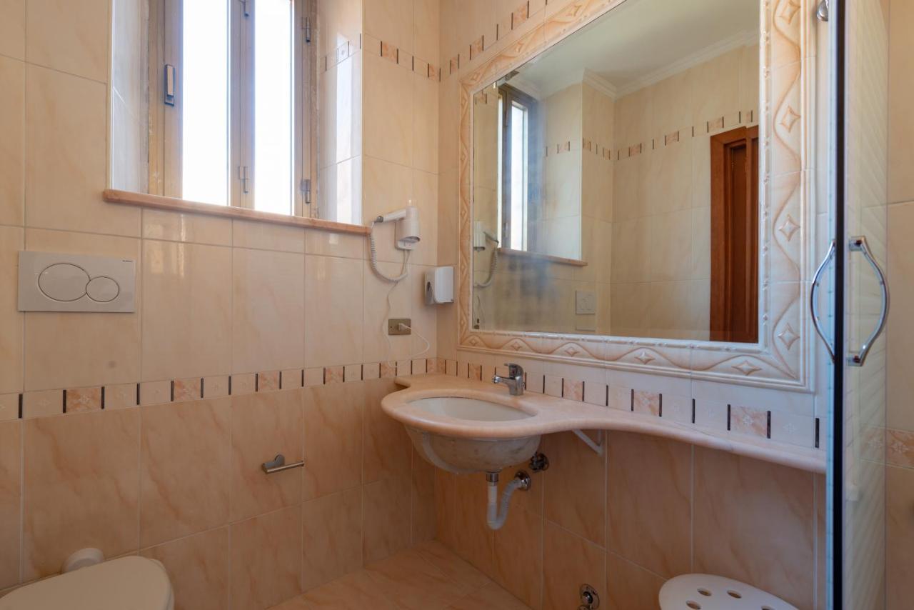 Edera 3* Rom